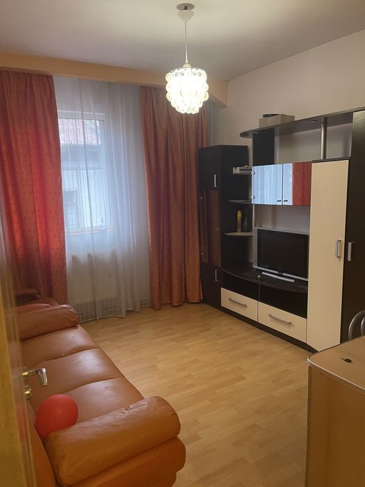 Apartament 2 camere de inchiriat zona 13 septembrie. Strada Adrian 4 a