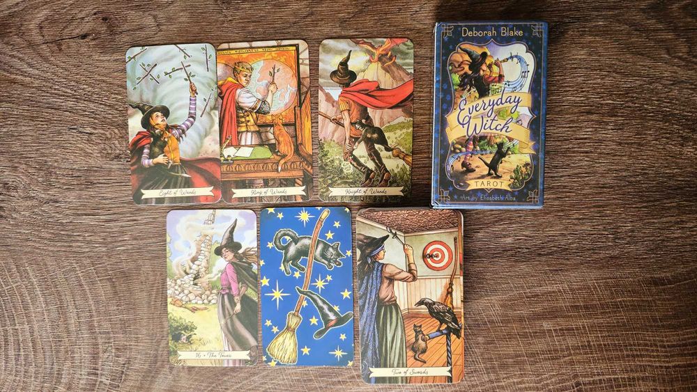 Карти Таро Everyday witch и други