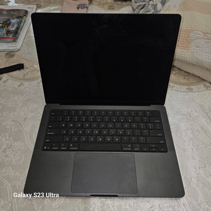 Macbook pro 14inch, 16gb M5