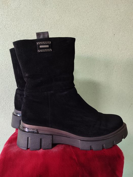 Ботинки зимние размер 40