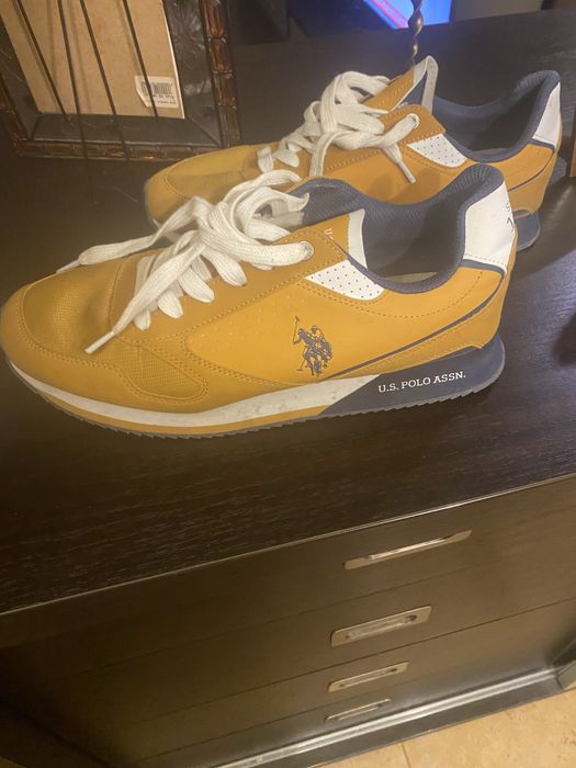 Vind adidasi U.S POLO marimea 43 ca noi se vede in poze