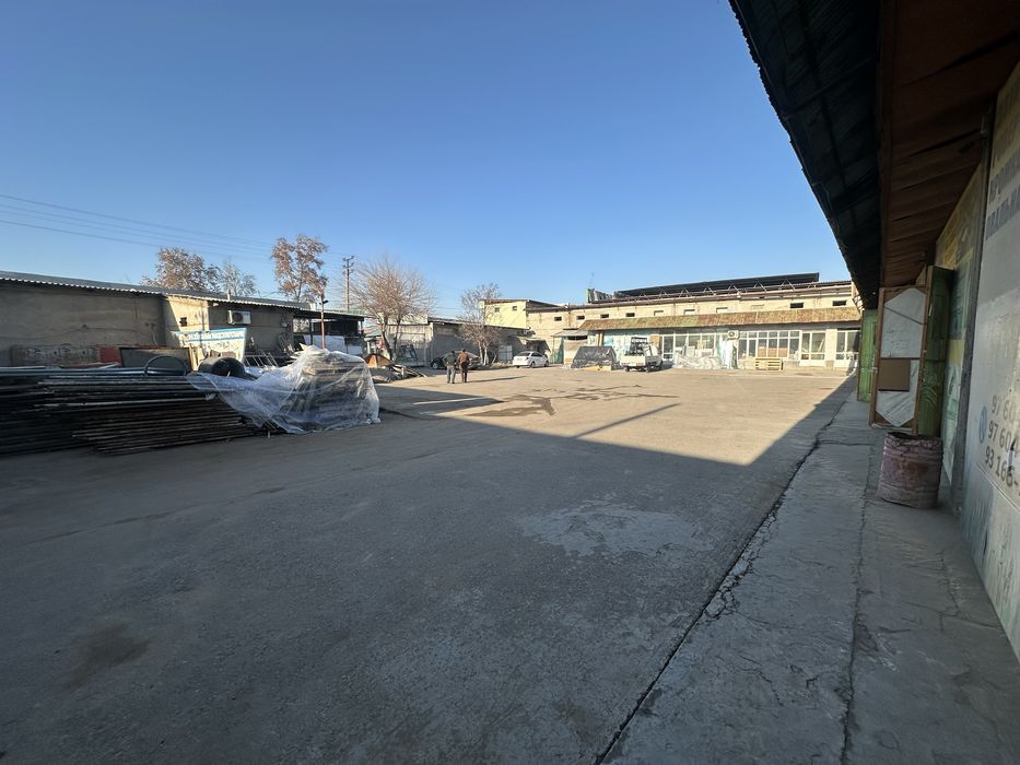 Biznes uchun qulay joy ijaraga beriladi 3000 kv metr stroyitelni bozor