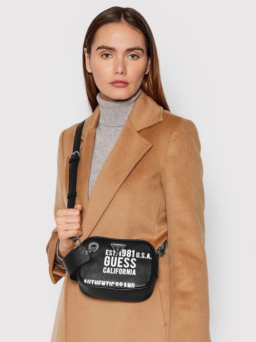 Черна чанта Guess