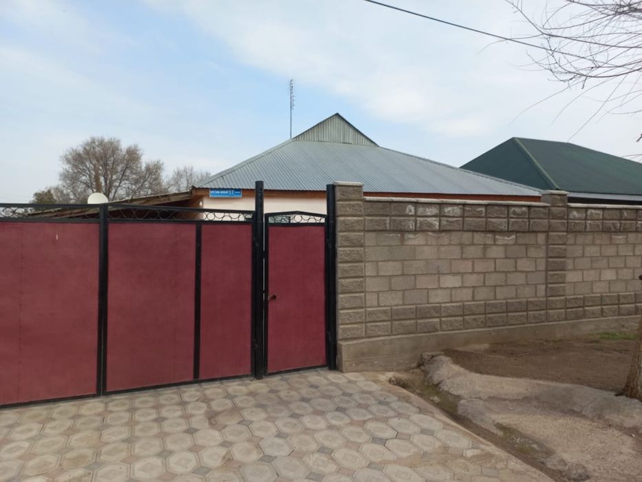 Продам дом у главной дороги