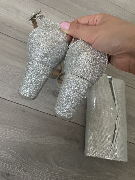 Sandale masura 39 + geanta argintie