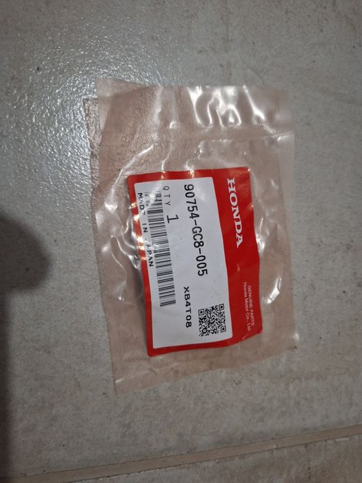 Rola intinzatoare curea +parbriz orig si diverse piese de  scuter Honda Pantheon 125 150cc