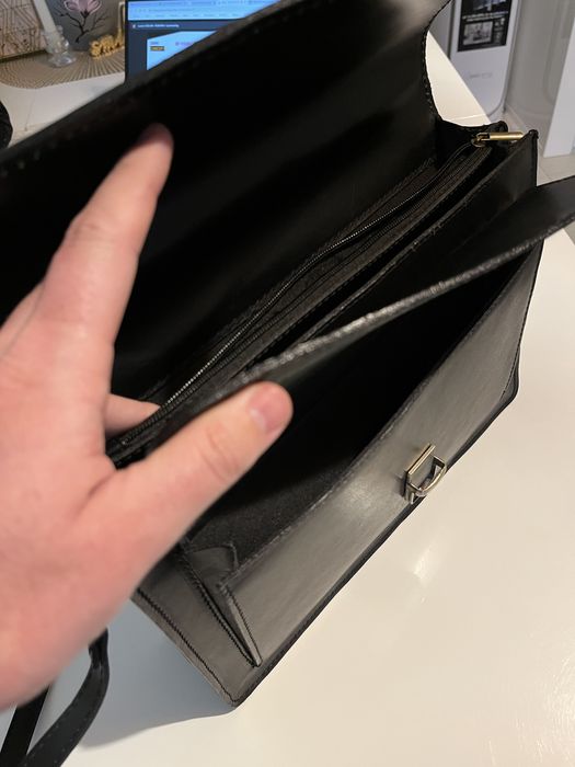 Vand geanta laptop din piele