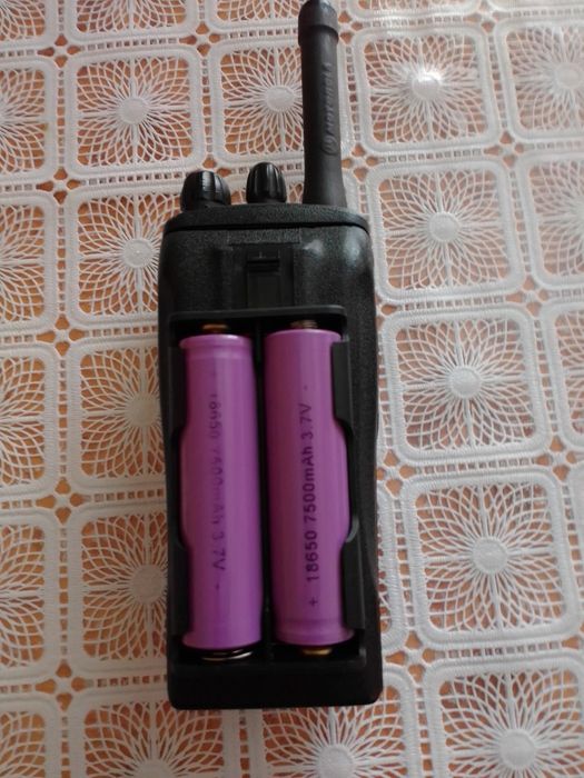 Продам две рации.