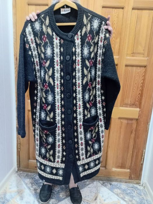 Кардиган  Индия фирма Остер.в в отличном состояние без дефектов.продаю