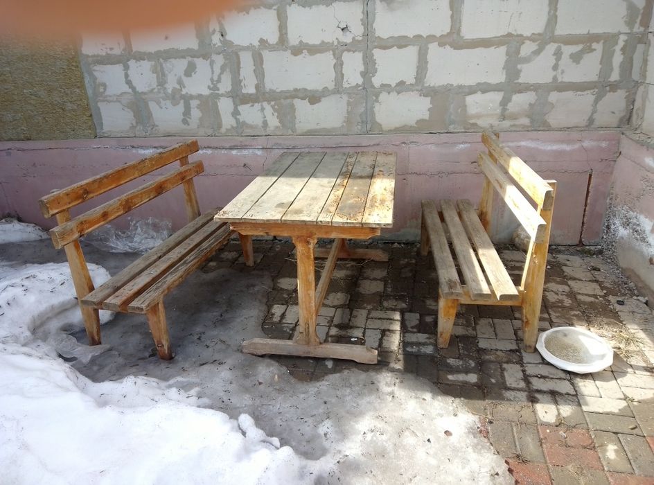 Продам стол с двумя лавками