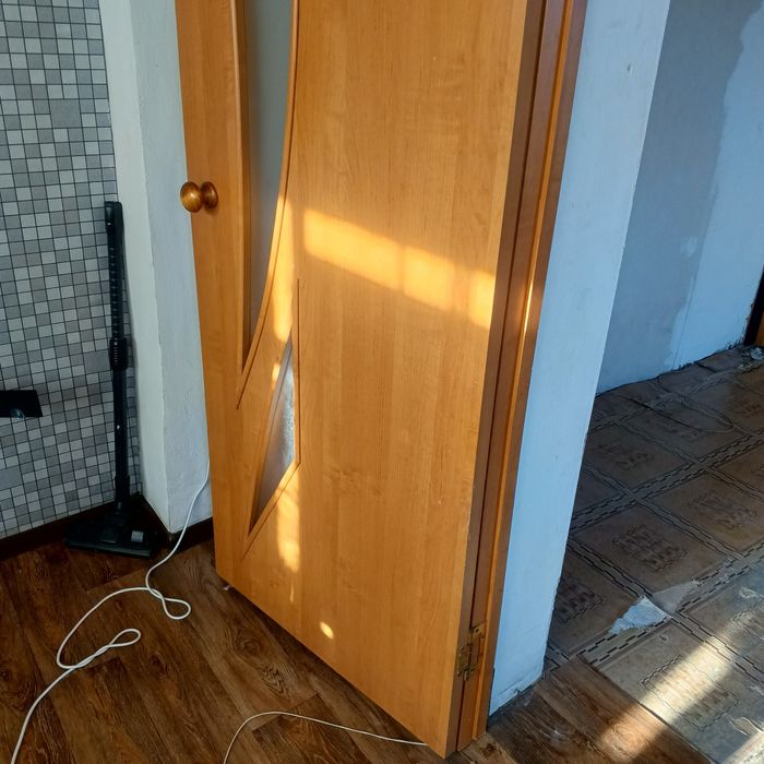 Продам межкомнатные двери б/у