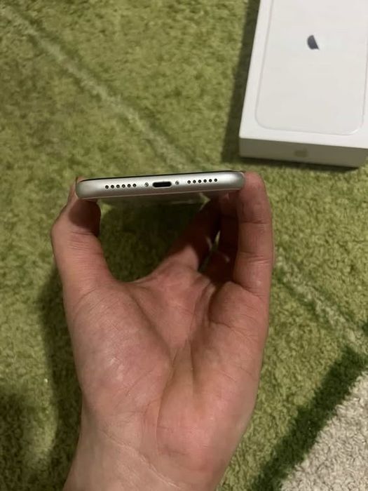 Продам айфон 11