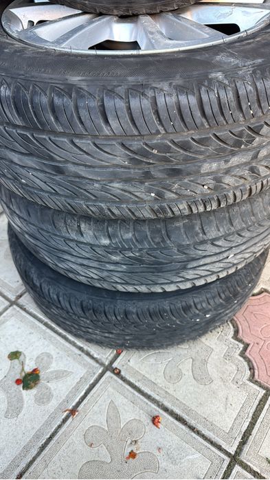 Продам комплек диски с резиной