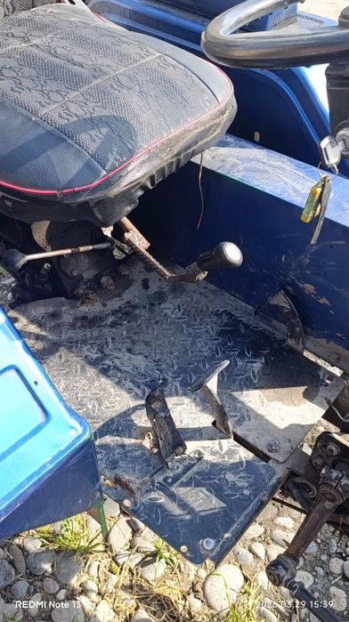 Mini traktor zubr 1105