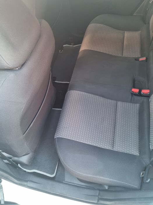 Toyota Auris Hibrid An fabricație  2019 model  TEAM.