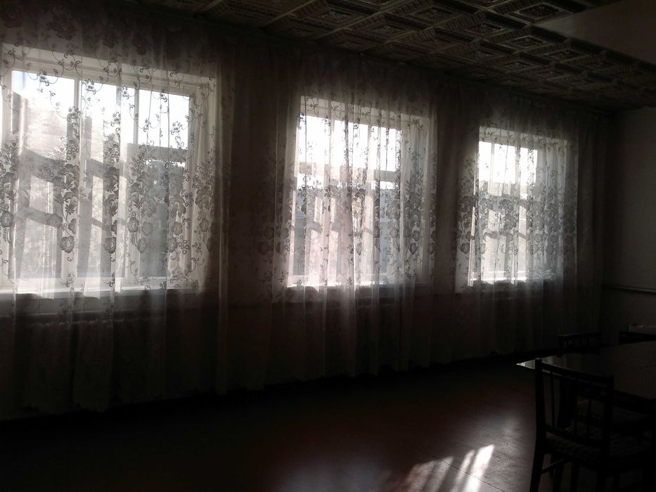 Продаётся большой дом с участком 8 соток в центре г.Янгиюль