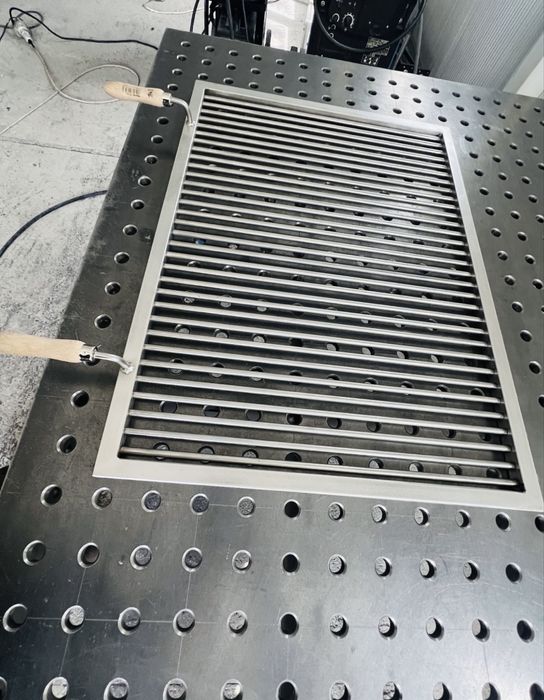 Grill / gratar/ cu bare rotative