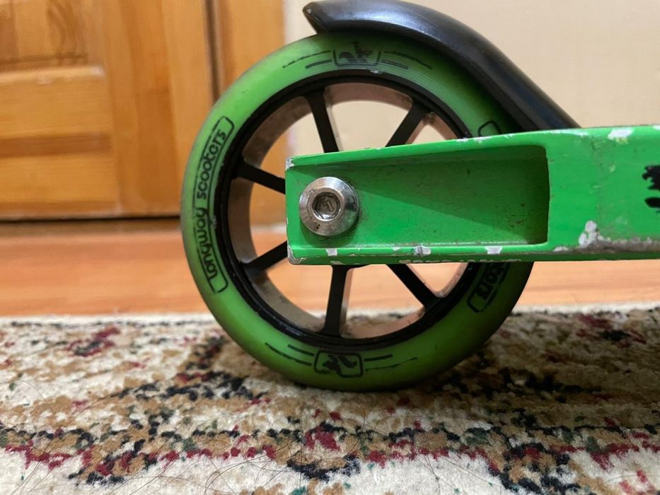 Самокат Longway Summit 2021 зеленый