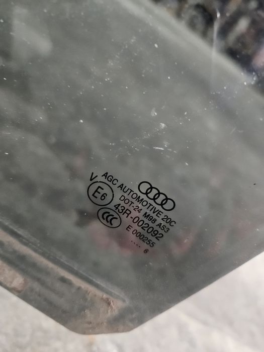 Задно ляво стъкло за Audi Q7 4m