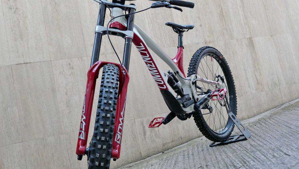 Commencal Supreme DH 29 Team – състезателен Downhill