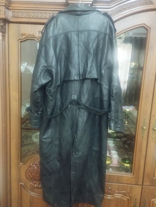 Германия коженний плаш сотилади. 54-56