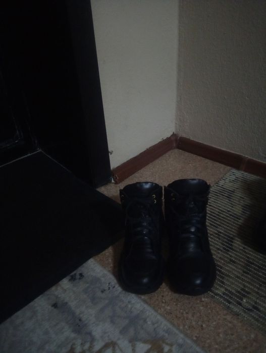 Продам ботинки для мальчика