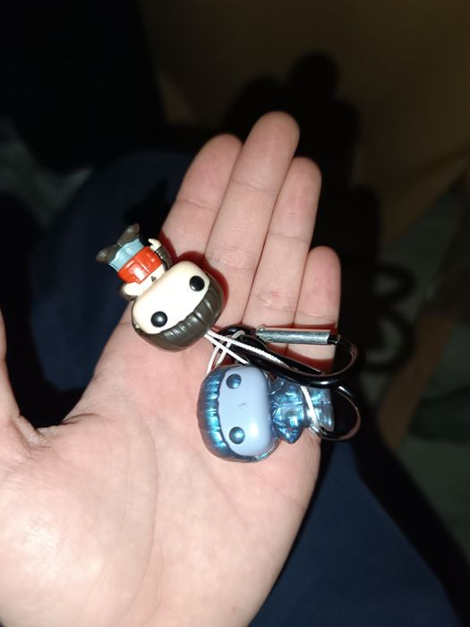 Уилл. Киндер сюрприз вкладыши есть.