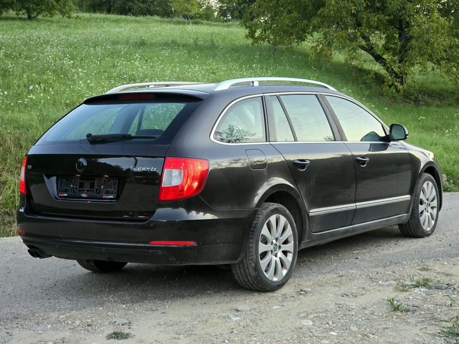 Skoda Suberb 2.0 tdi DSG 140 cp an 2011