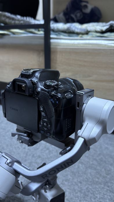 Canon EOS 700D + DJI RONIN S4 Mini