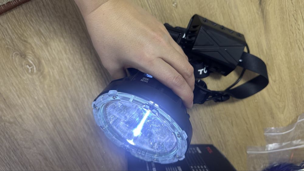 Лобный фонарик новый