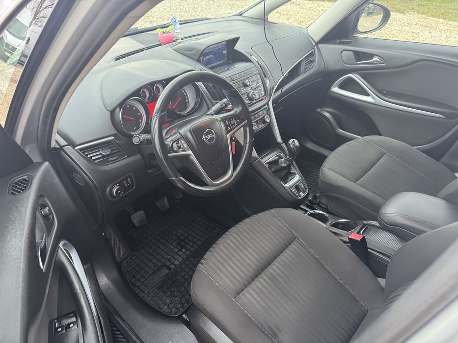 Opel Zafira C 2.0diesel 131cp 2012