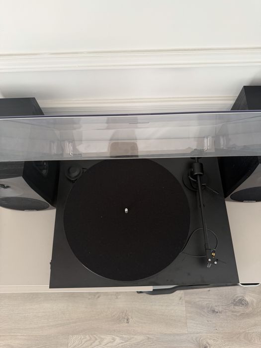 Виниловый проигрователь Pro-Ject Primary E Phono