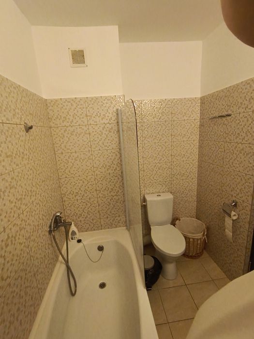 Inchiriez Garsoniera în Regim Hotelier