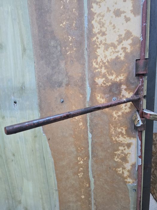 Продам гаражные ворота. Торг.