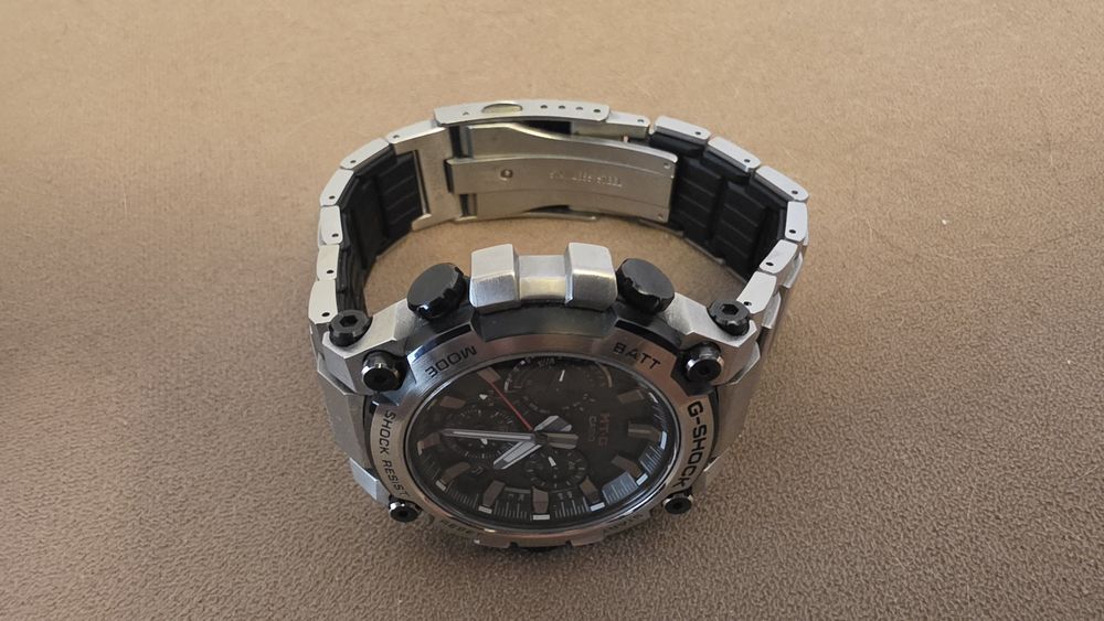 Продавам Casino G-Shock MTG-B3000D