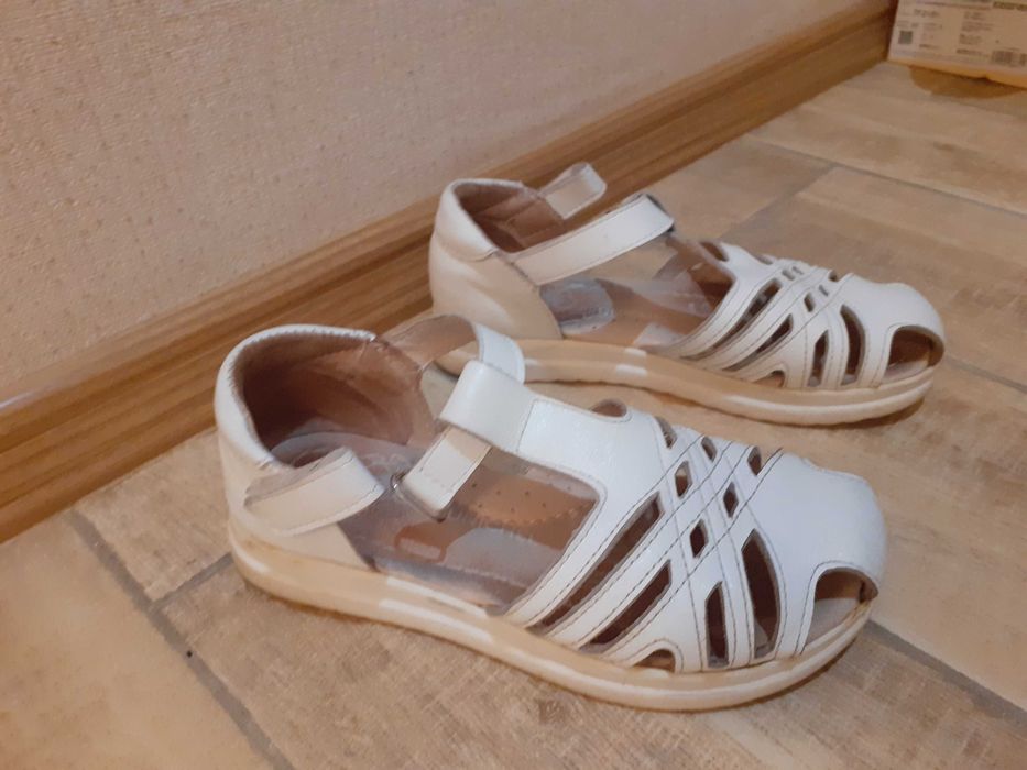 Обувь для девочки 31 размер.б/у