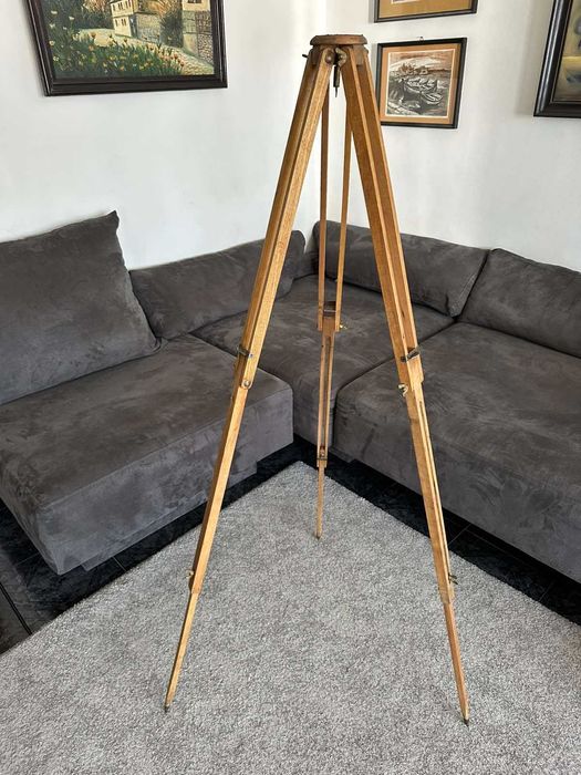 Винтидж Дървена Тринога Статив