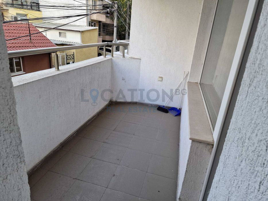 Продава се Двустаен апартамент в Варна, Погреби - 51 кв.м за 2351 €/кв.м - Снимка #8