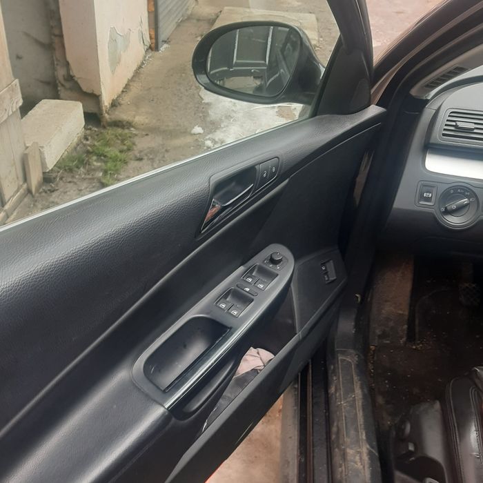 Vând Volkswagen Passat