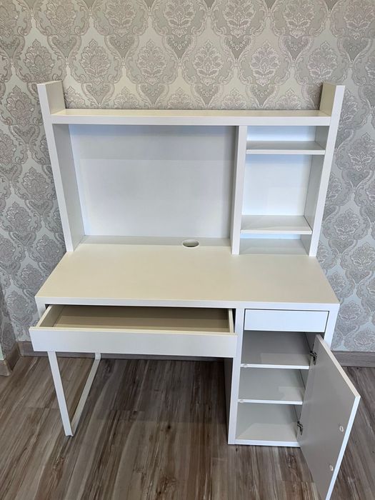 Стол Икеа письменный