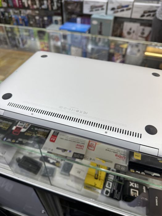 Продается MacBook Air 13