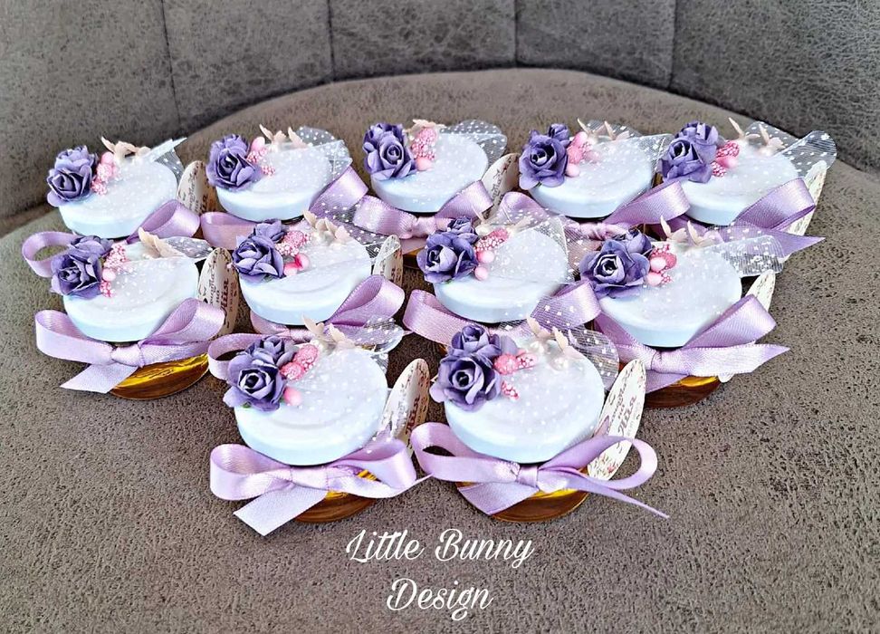 Подаръчета - бурканчета, шишенца и епруветки