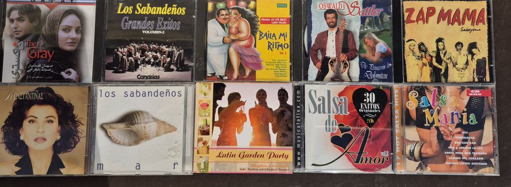 Vand lot 10 CD cu muzica usoara mixta straina internationala Grecesca, turcesca,latino,Salsa

8 CD =100lei

-livrez oriunde în țară cu FAN COURIER sau