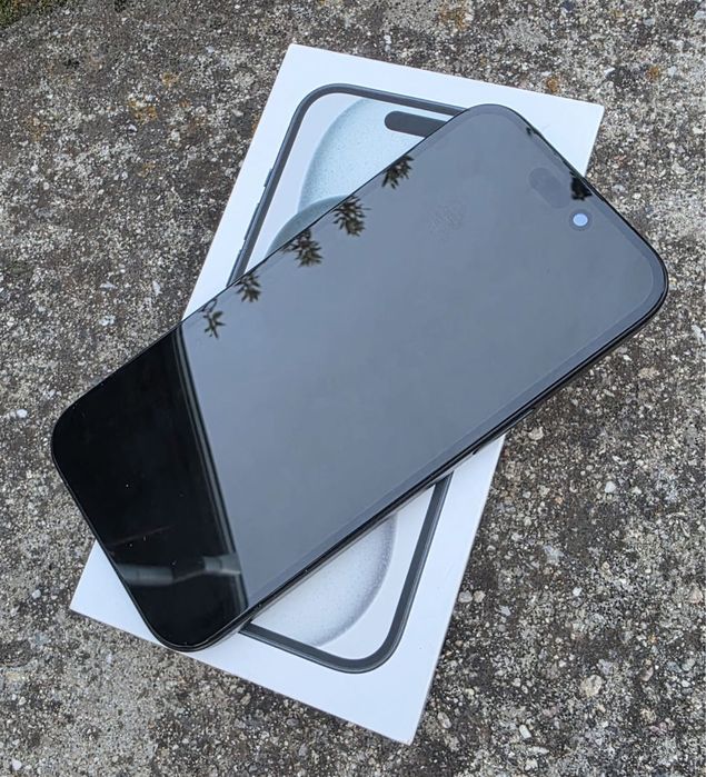 Iphone 15 256gb black пълен комплект