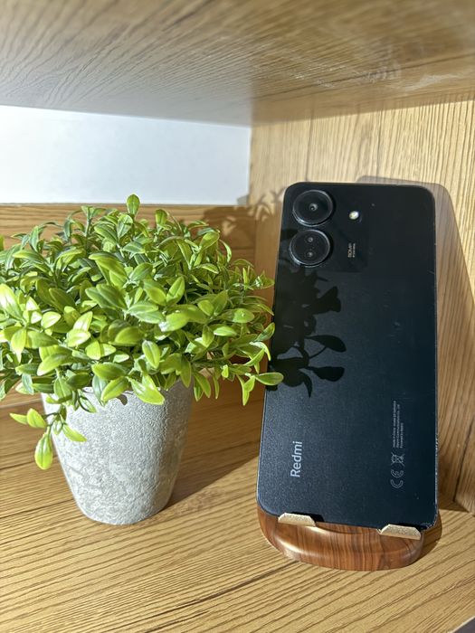Продам телефон Redmi 13c 6/128