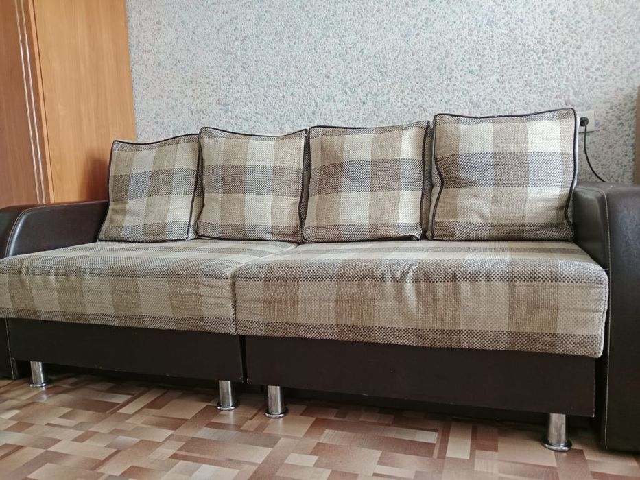 Диван с креслом продам