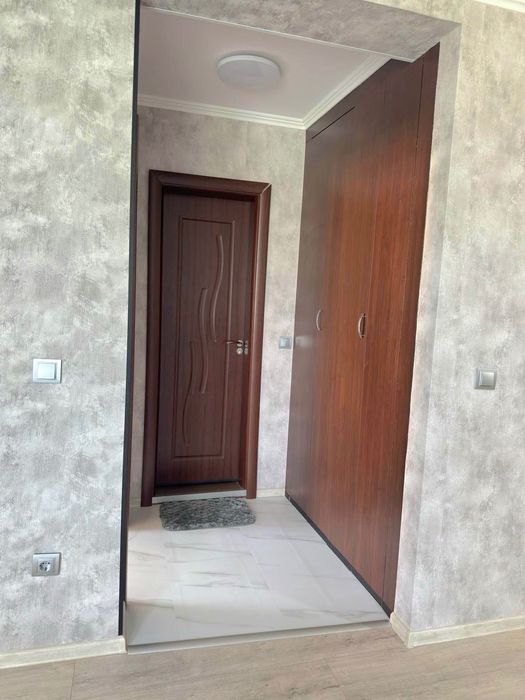Продава се Тристаен апартамент в София, Витоша - 97 кв.м за 3 €/кв.м - Снимка #3