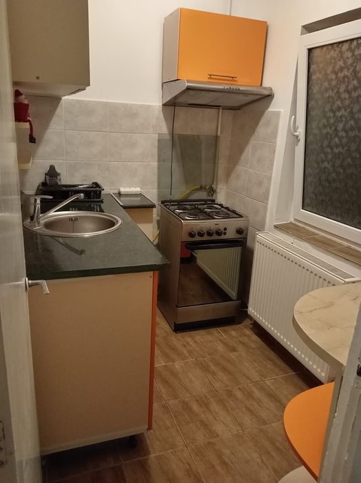 Închiriez garsonieră b-dul Muncii