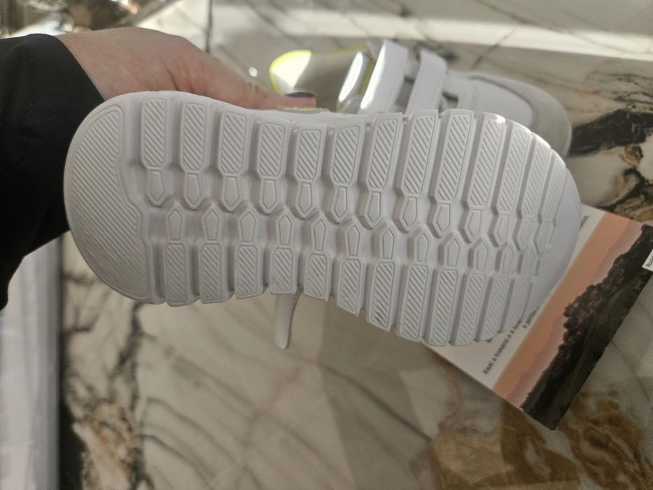 GUESS 26 маратонки момиче