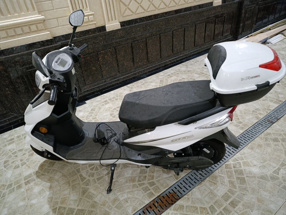 Mototsikl yangi ishlatilmagn